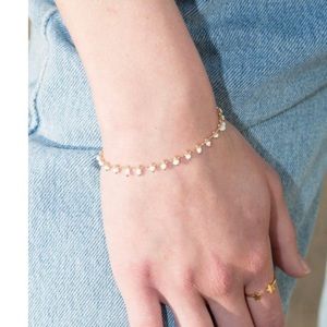 Brandy Melville white beaded bracelet NWT